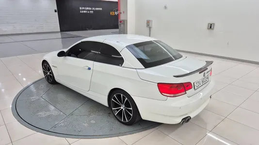 BMW 3 Series (E90) 328i 2008 4
