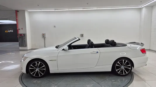 BMW 3 Series (E90) 328i 2008 18