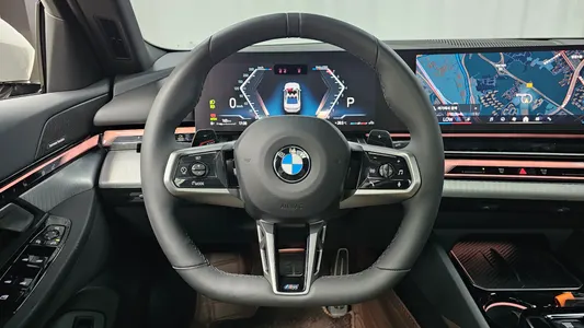BMW 5 Series (G60) 520i M 2025 14