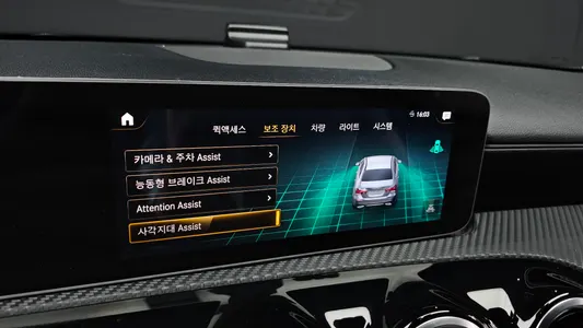 Mercedes-Benz A-Class W177 A220 2020 15