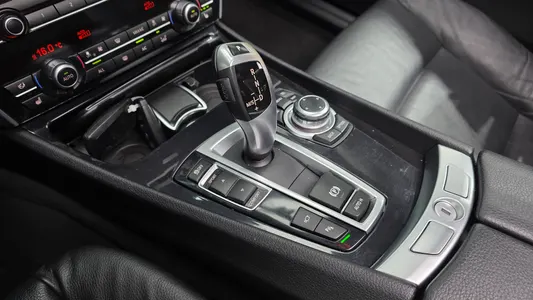 BMW 5 Series GT (F07) GT ED Edition 2012 9