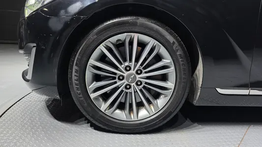 Genesis EQ900 3.3 T-GDI AWD 2016 5