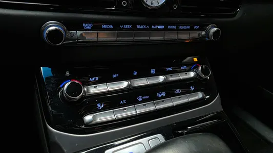 Genesis EQ900 3.3 T-GDI AWD 2016 33