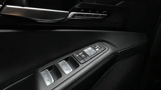 Genesis EQ900 3.3 T-GDI AWD 2016 28