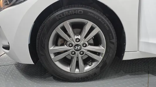 Hyundai AD 1.6 GDI 2017 5