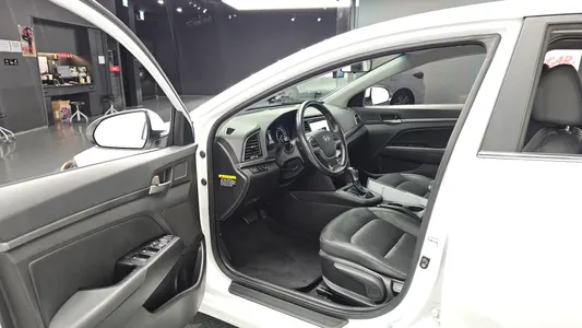 Hyundai AD 1.6 GDI 2017 10