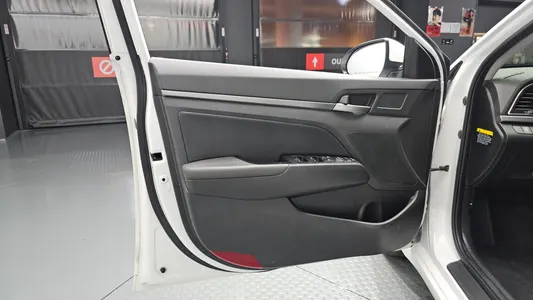 Hyundai AD 1.6 GDI 2017 24
