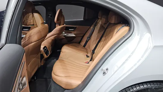Mercedes-Benz E-Class W214 E300 4MATIC AMG Line 2024 12
