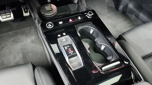Audi A6 e- S Line 2025 9