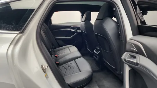 Audi A6 e- S Line 2025 11