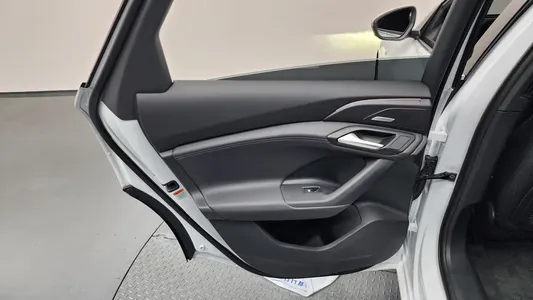 Audi A6 e- S Line 2025 25