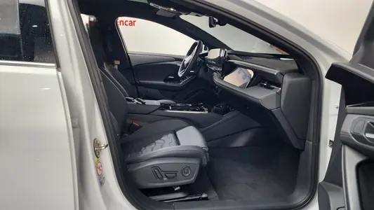 Audi A6 e- S Line 2025 26