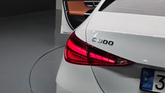 Mercedes-Benz C-Class W206 C300 4MATIC AMG Line 2023 23