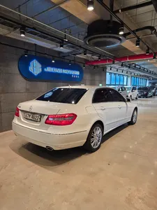 Mercedes-Benz E-Class W212 E300 2011 4