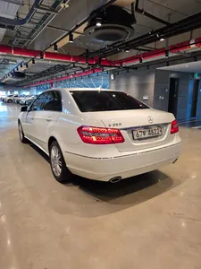 Mercedes-Benz E-Class W212 E300 2011 5