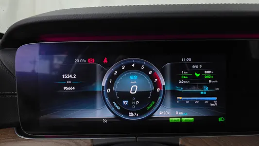 Mercedes-Benz E-Class W213 E300e 2019 8