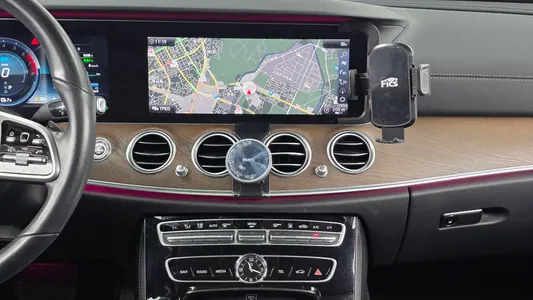 Mercedes-Benz E-Class W213 E300e 2019 14