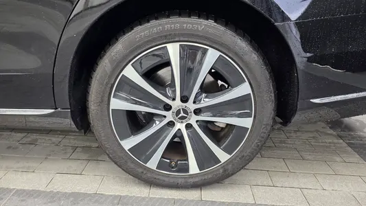 Mercedes-Benz E-Class W213 E300e 2019 21