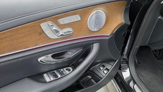 Mercedes-Benz E-Class W213 E300e 2019 32
