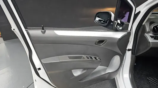 Chevrolet Spark LT 2013 24