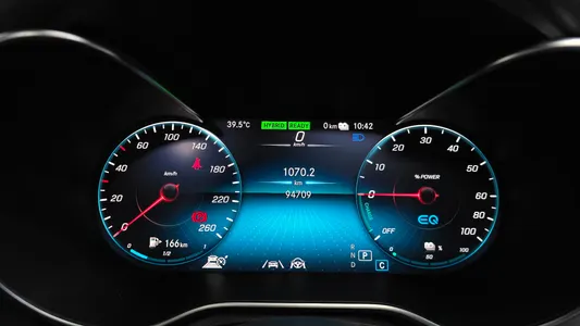 Mercedes-Benz C-Class W205 C300e 4MATIC AMG Line 2020 8