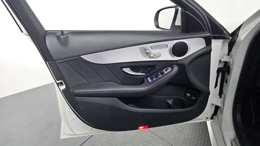 Mercedes-Benz C-Class W205 C300e 4MATIC AMG Line 2020 24