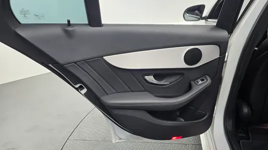Mercedes-Benz C-Class W205 C300e 4MATIC AMG Line 2020 25