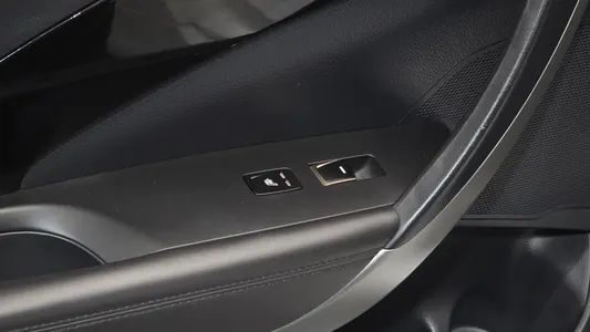 Hyundai HG 2014 19
