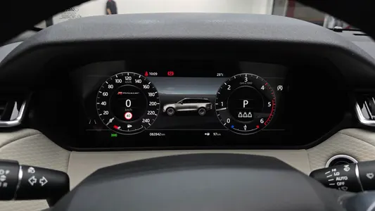 Land Rover 레인지로버 벨라 2.0 D240 R- SE 2019 8