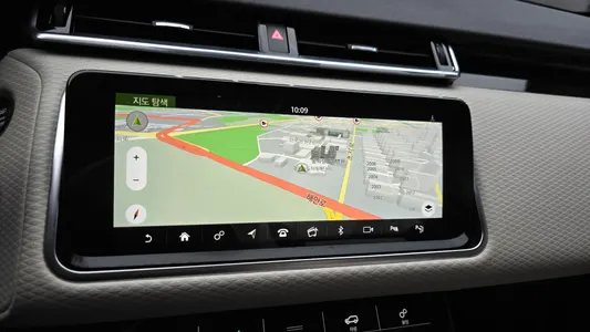 Land Rover 레인지로버 벨라 2.0 D240 R- SE 2019 13