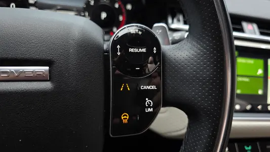 Land Rover 레인지로버 벨라 2.0 D240 R- SE 2019 16