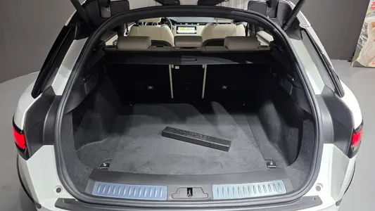 Land Rover 레인지로버 벨라 2.0 D240 R- SE 2019 19