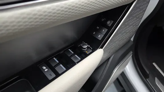 Land Rover 레인지로버 벨라 2.0 D240 R- SE 2019 35