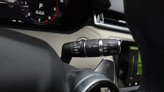 Land Rover 레인지로버 벨라 2.0 D240 R- SE 2019 37