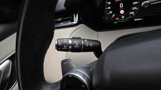 Land Rover 레인지로버 벨라 2.0 D240 R- SE 2019 38