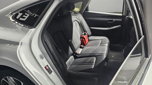 Hyundai (DN8) 2.0 2021 11