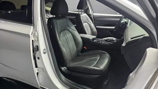 Hyundai (DN8) 2.0 2021 12