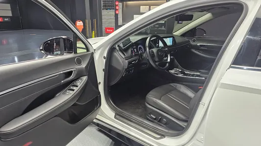Hyundai (DN8) 2.0 2021 10