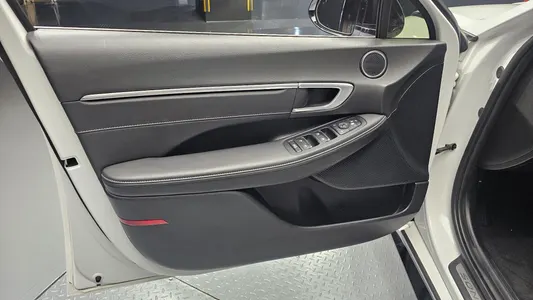 Hyundai (DN8) 2.0 2021 24