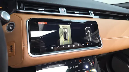 Land Rover 레인지로버 벨라 3.0 D300 R- HSE 2018 13