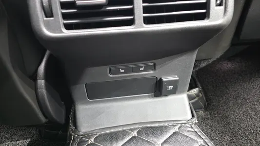 Land Rover 레인지로버 벨라 3.0 D300 R- HSE 2018 18