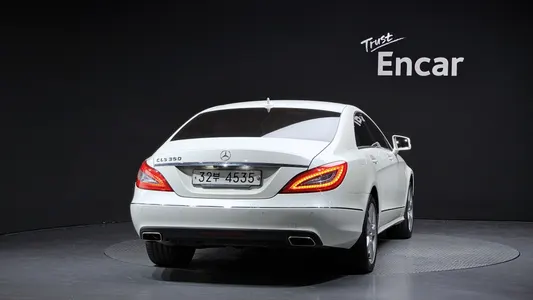 Mercedes-Benz CLS-Class W218 CLS350 2012 4