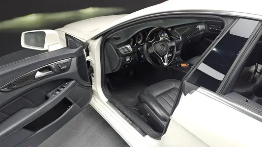 Mercedes-Benz CLS-Class W218 CLS350 2012 11