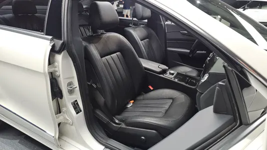 Mercedes-Benz CLS-Class W218 CLS350 2012 10