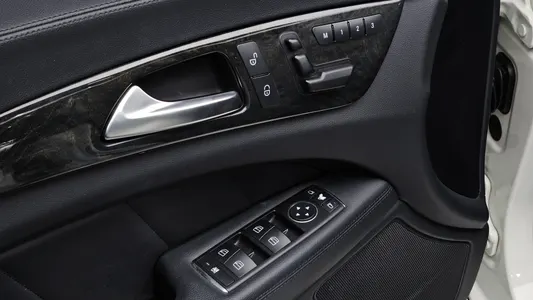 Mercedes-Benz CLS-Class W218 CLS350 2012 19