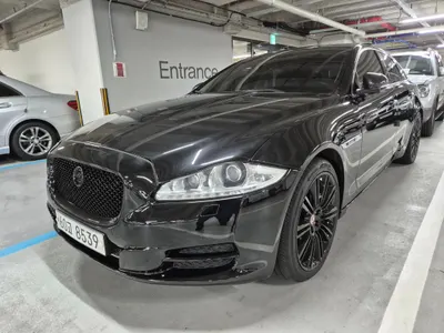 Jaguar All New XJ 5.0SC SWB 2010