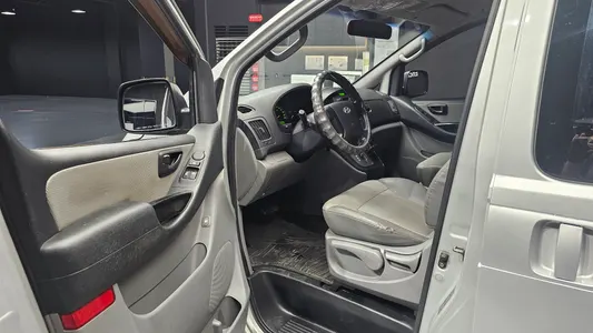 Hyundai Grand Starex 5 2007 10