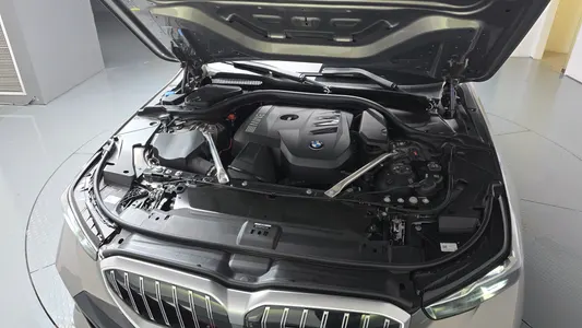 BMW 5 Series (G60) 520i M 2025 5