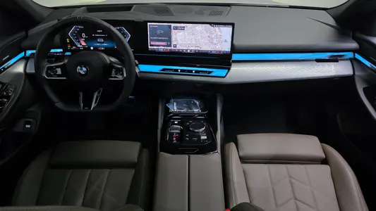BMW 5 Series (G60) 520i M 2025 6
