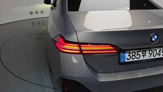 BMW 5 Series (G60) 520i M 2025 23
